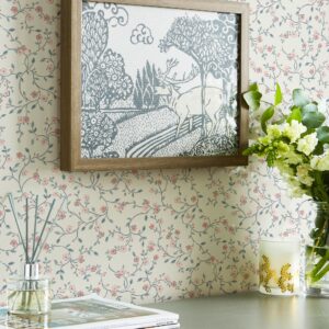 Blencow Sprig,  tapet med klatrende blomster fra Laura Ashley