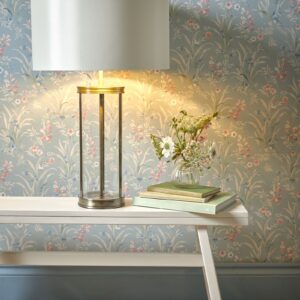 Harrington stor bordlampe i antikk messing og glass fra Laura Ashley