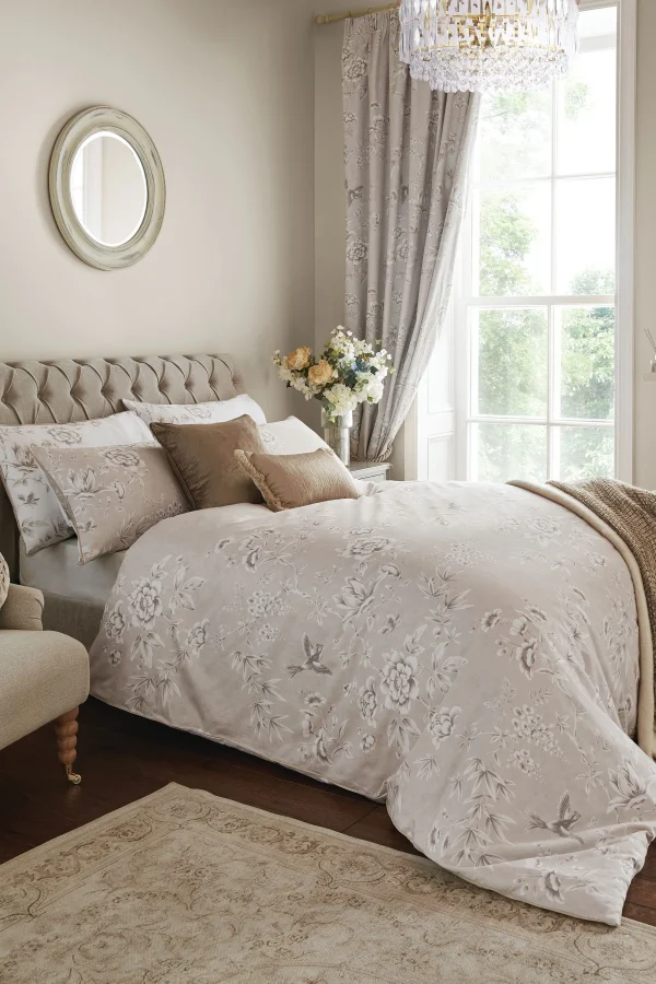 Rowsham blomstrete sengesett i naturtoner fra laura ashley