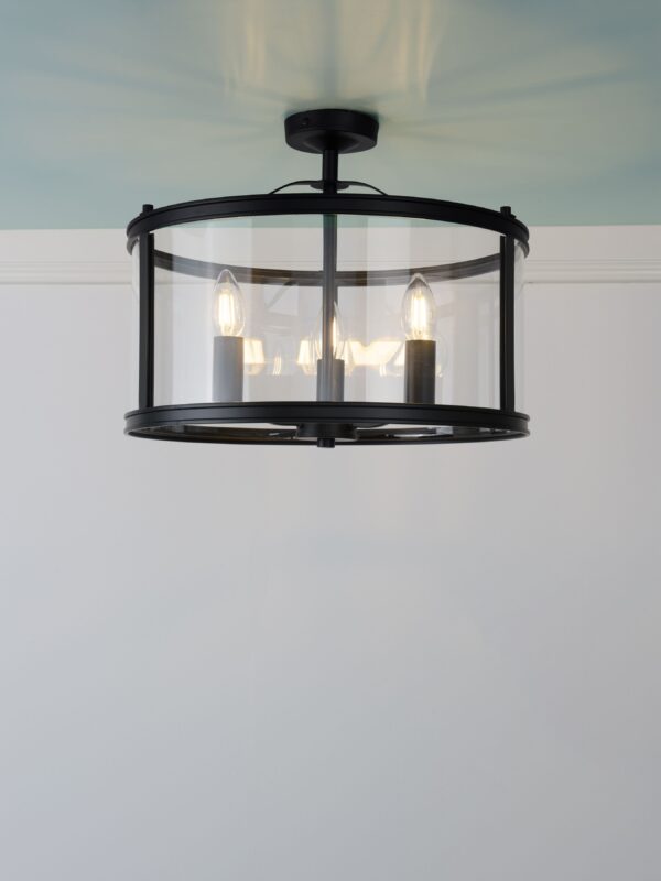 Harrington taklampe i industriell sort og glass fra Laura Ashley